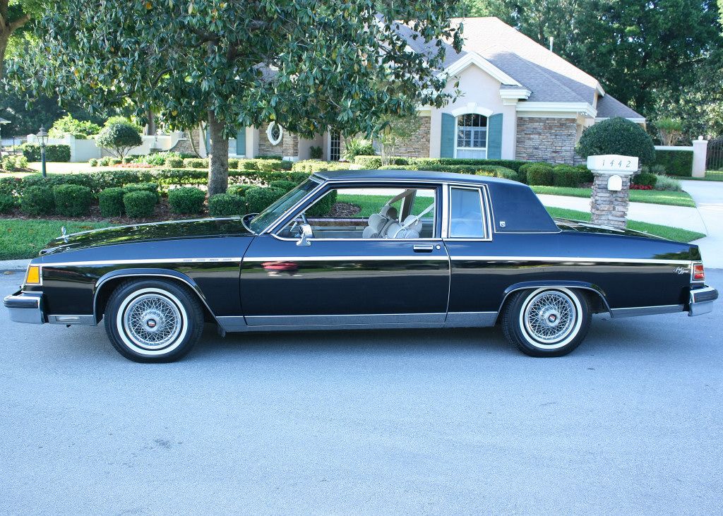 83 Buick Park Avenue black005_zpsqpjuciub.jpg Photo by classicsllc6